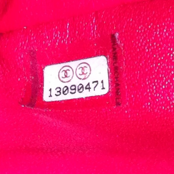 Chanel Fuschia Lambskin Maxi with SHW - Picture 3 of 3