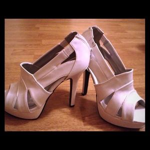 REDUCED !!!!!!White Patent leather
