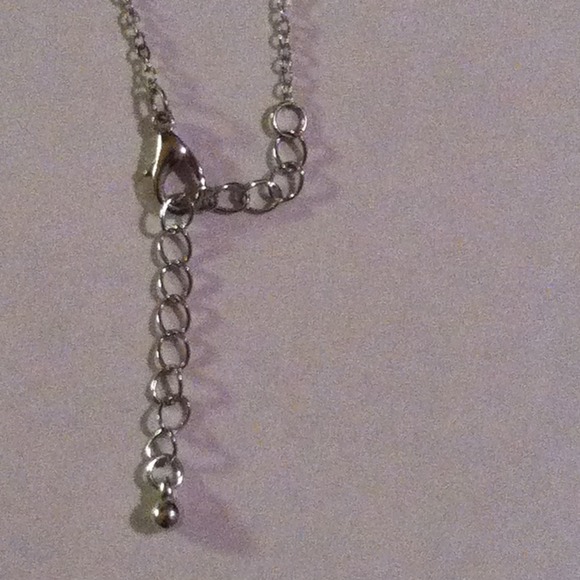 💘 NWOT Silver Tone Arrow Bracelet - Picture 3 of 3