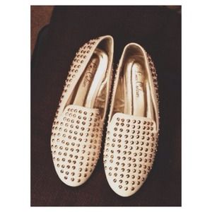 Steve Madden inspired studded flats 🌺🎀