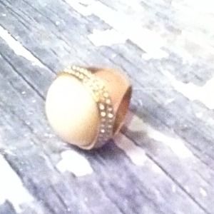 Gold ring