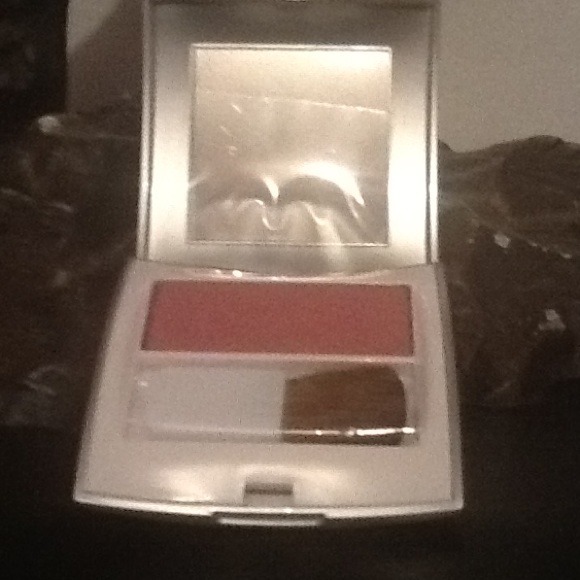 Powder Blush - Picture 1 of 2