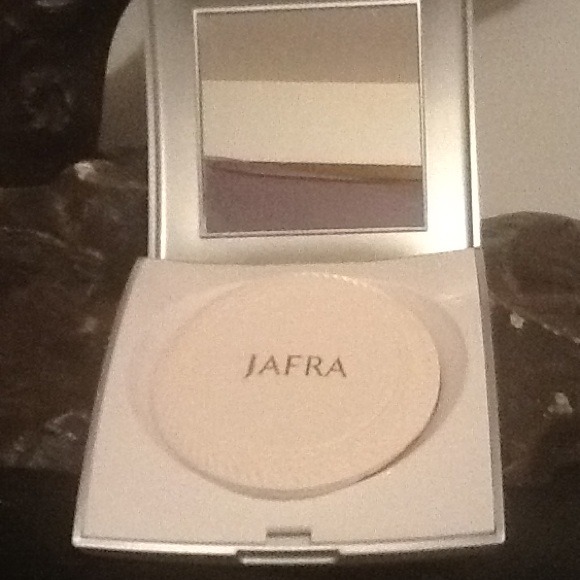 Powder Foundation - Picture 2 of 2