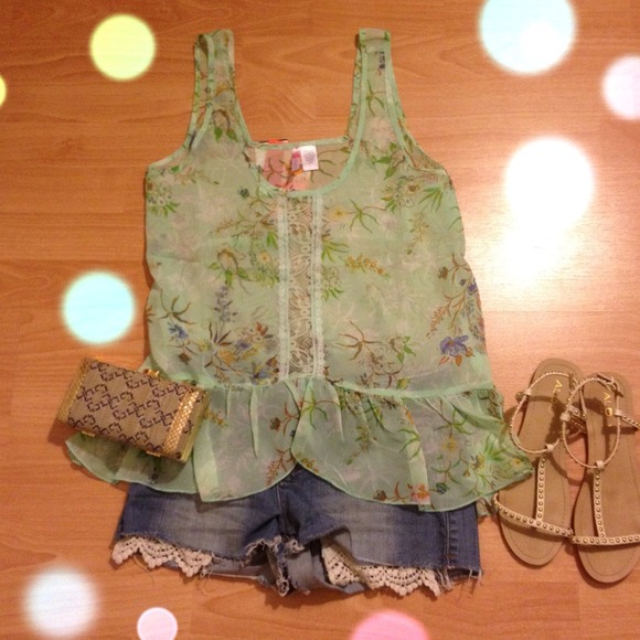 Tops - ❌RESERVED @hannlee2 Mint green floral tank🎉
