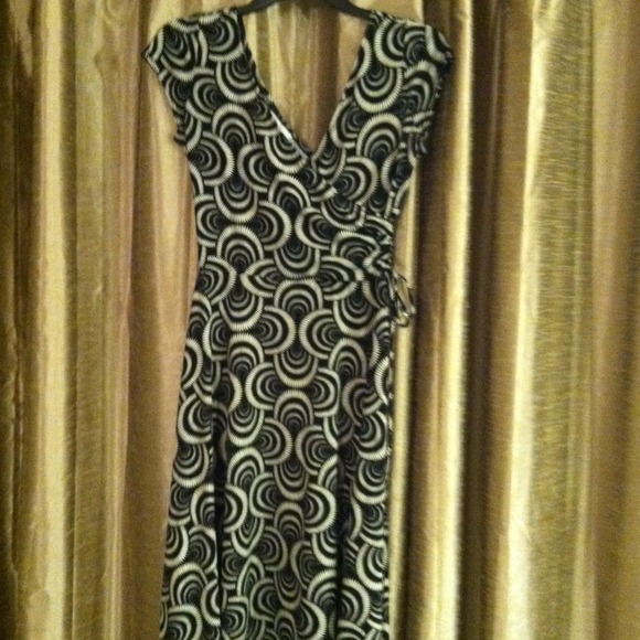 London Times blaxk and white print dress