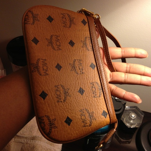 🚫SOLD🚫 😍💯AUTHENTIC💯😍MCM Tote - Picture 2 of 4