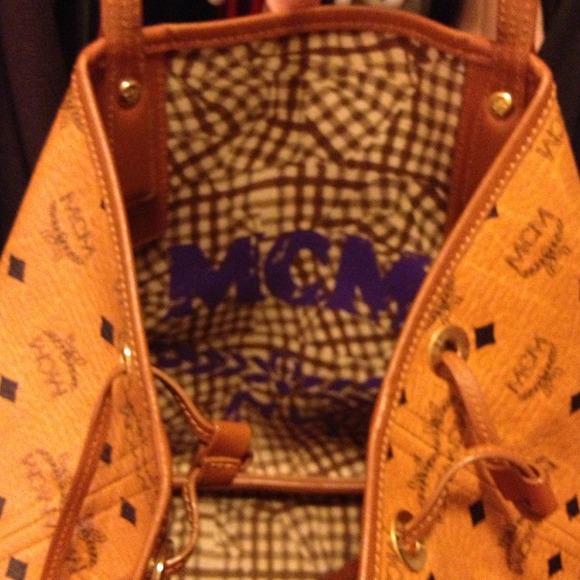 🚫SOLD🚫 😍💯AUTHENTIC💯😍MCM Tote - Picture 3 of 4