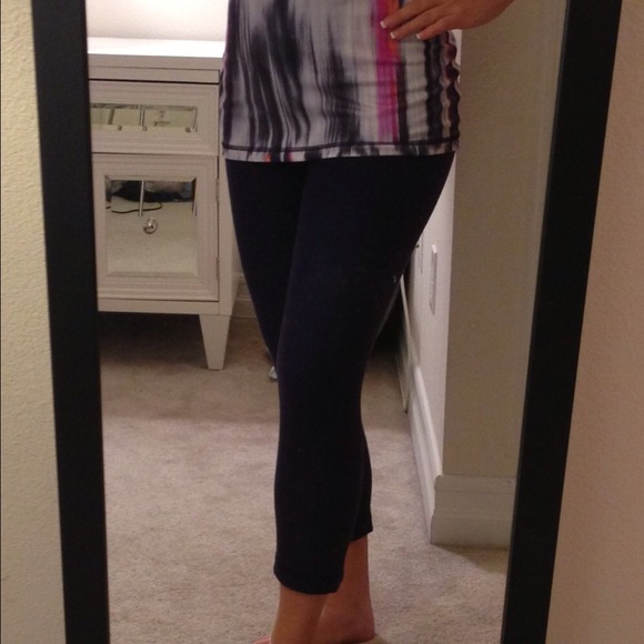 lululemon athletica Pants - Lululemon Wunder Under crops