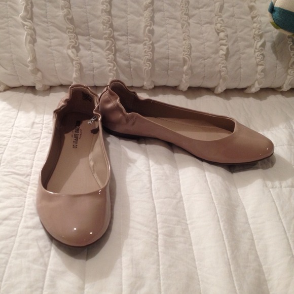 ❌❌SOLD❌❌Nude Flats