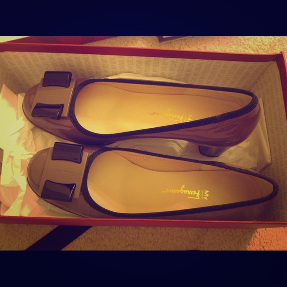 Ferragamo my flair size 7.5