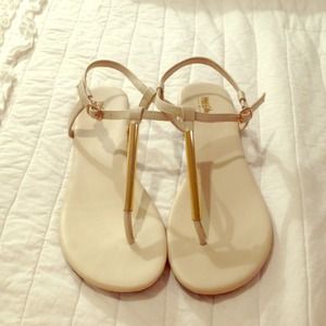❌❌SOLD❌❌Off white Sandals with Gold Hardware