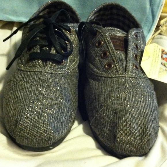 ✨NEW✨TOMS- Wmns Cordones Black Metallic Woven 8