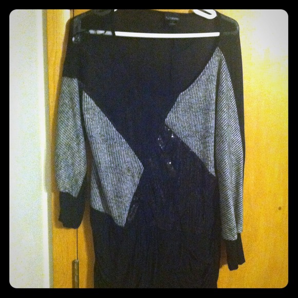 Black 3/4 length top
