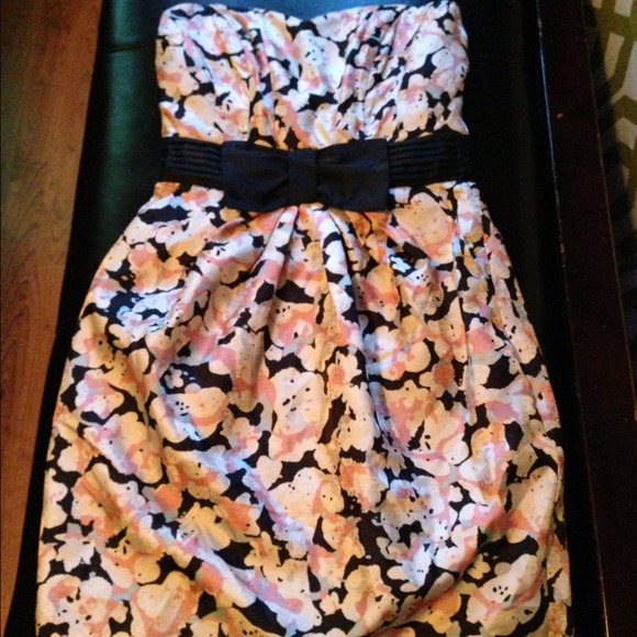 Sold!!! H&M Dress NWT Floral Print - Picture 1 of 3
