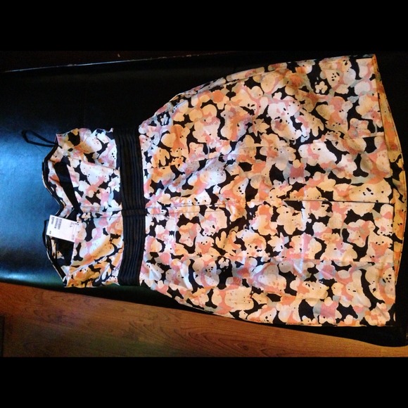 Sold!!! H&M Dress NWT Floral Print - Picture 2 of 3