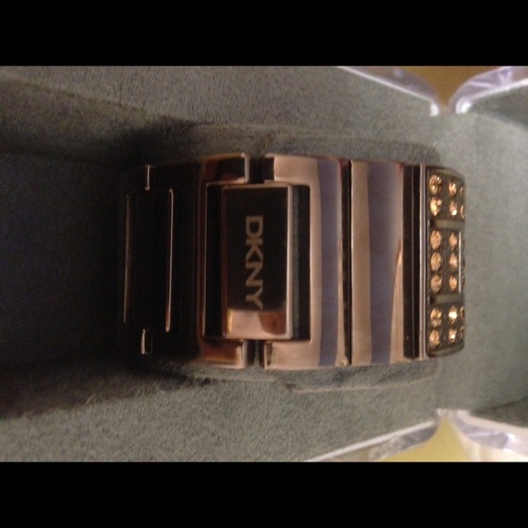 Sold!!! DKNY Crystal Watch - Picture 2 of 4