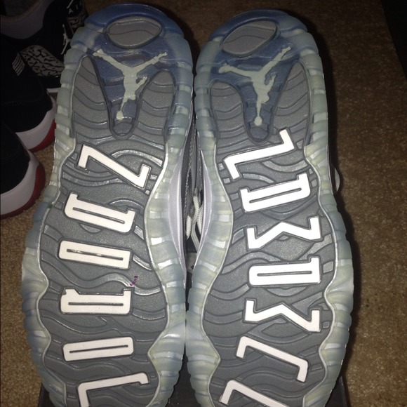 Cool grey 11s size 3y - Picture 2 of 3