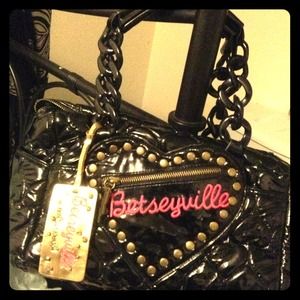 Black patent betseyville quilted bag