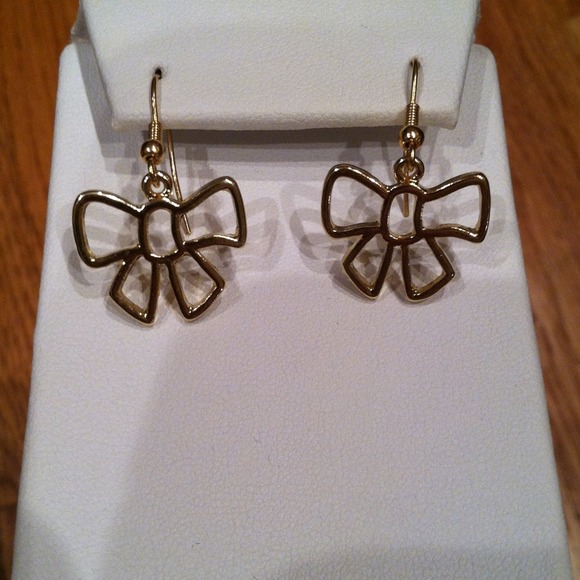 NWOT Gold Tone Open Bow Earrings - Picture 2 of 3