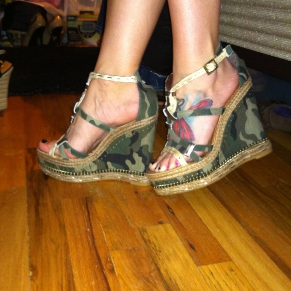 **SOLD IN BUNDLE**Naughty Monkey camo wedges