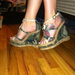 **SOLD IN BUNDLE**Naughty Monkey camo wedges