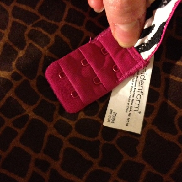 ⛔Traded Zebra bra pink straps/inside - Picture 2 of 3