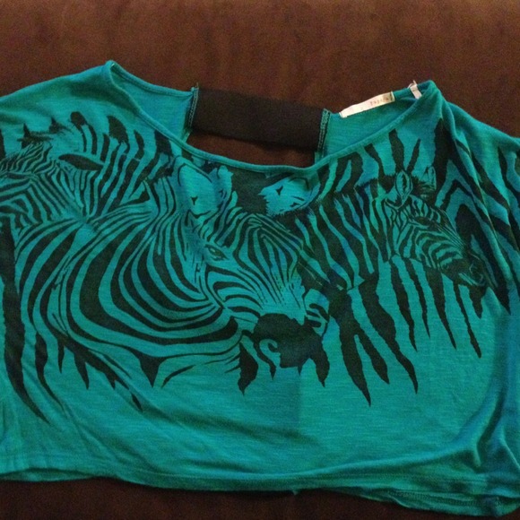 🔥FLASH SALE🔥✨Open Back Crop Top✨
