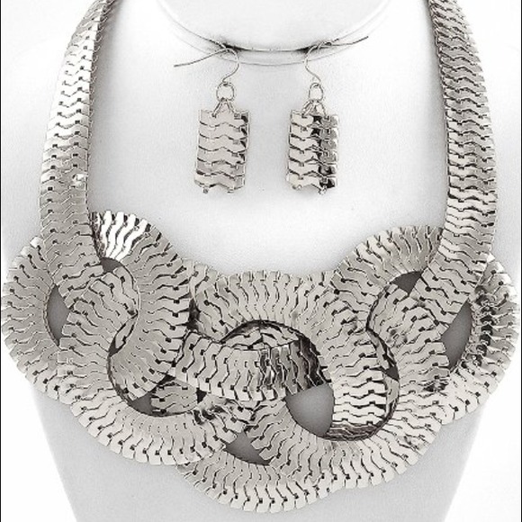 Silver necklace - Picture 1 of 1