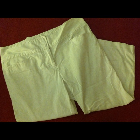 Size 12 white Capri
