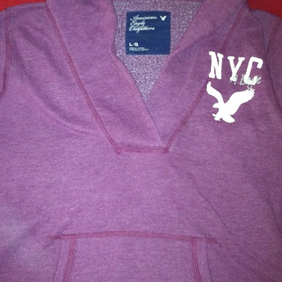 💸Sold! Size L American eagle purple hoodie