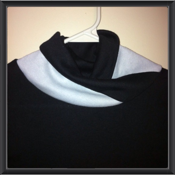 Sweet black top! - Picture 2 of 2