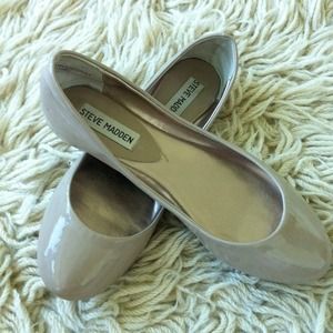🚫SOLD🚫P-HEAVEN Steve Madden Patent Nude Flats