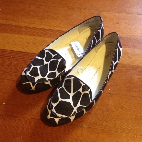 Giraffe print Gap flats