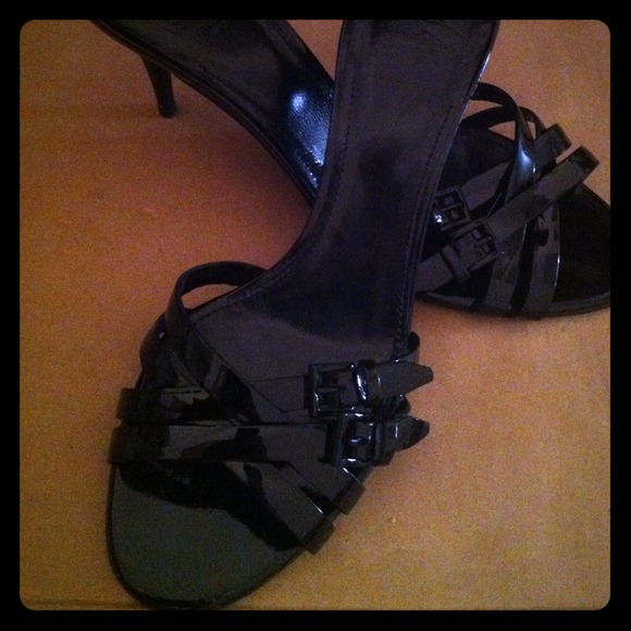 🎉Authentic Burberry strappy heels