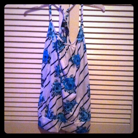 A razorback floral an striped shirt - Picture 1 of 4