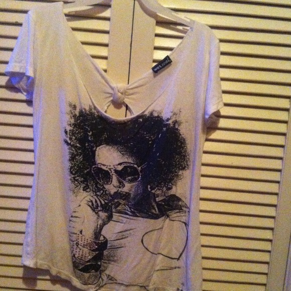 A barely crop top, with cutouts in the back - Picture 2 of 3