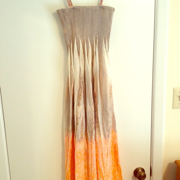 3 tone maxi dress. - Picture 1 of 3