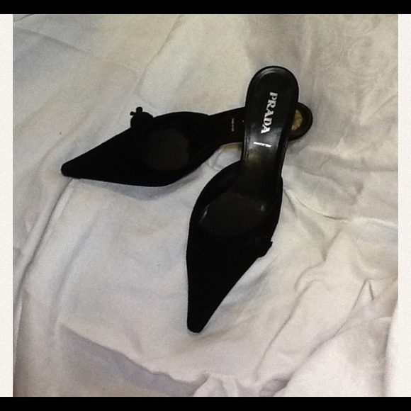 Prada shoes Size 9. Authentic with dust bag.