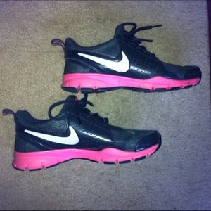Nike sneakers gel cushion inside