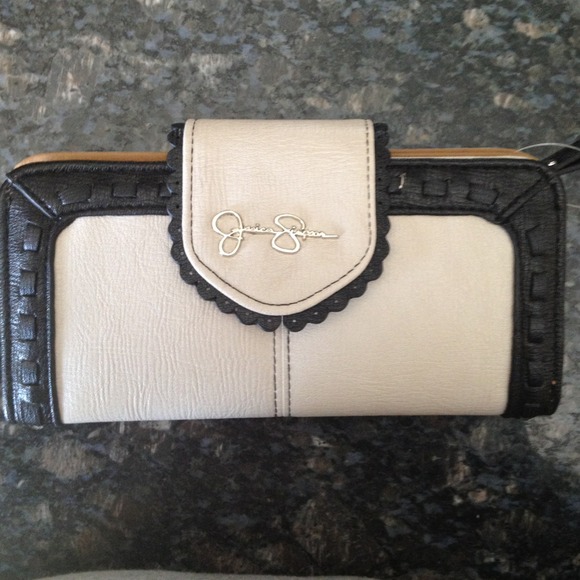 Jessica Simpson wallet