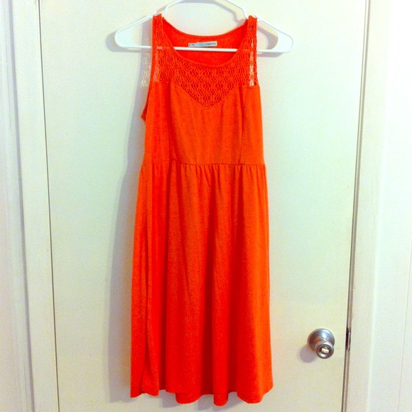 ✨Reduced✨Coral/peachy knee length dress