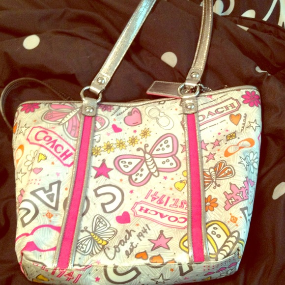 Authentic Coach Poppy