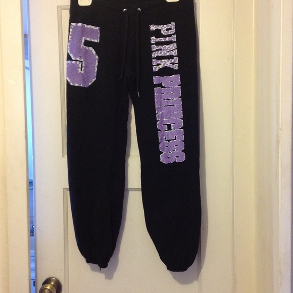 **Traded**PINK Capri sweats