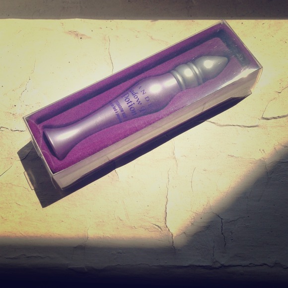 ❌SOLD❌Urban Decay Eyeshadow Primer Potion - Picture 1 of 2