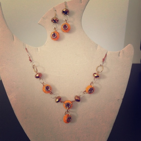 New necklace & earring set