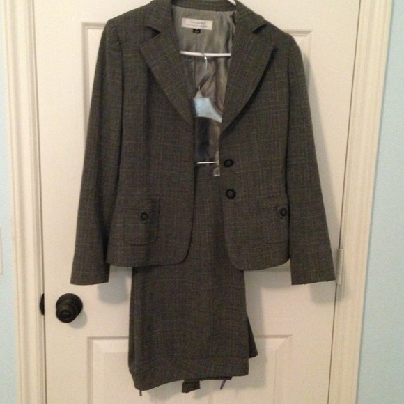 Tahari pantsuit