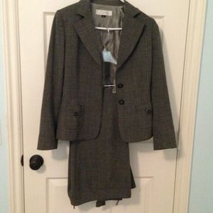 Tahari pantsuit