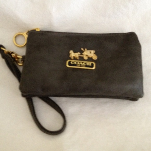 Wristlet coach