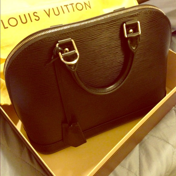 (Sold) 100% authentic New for sell! - Picture 1 of 4