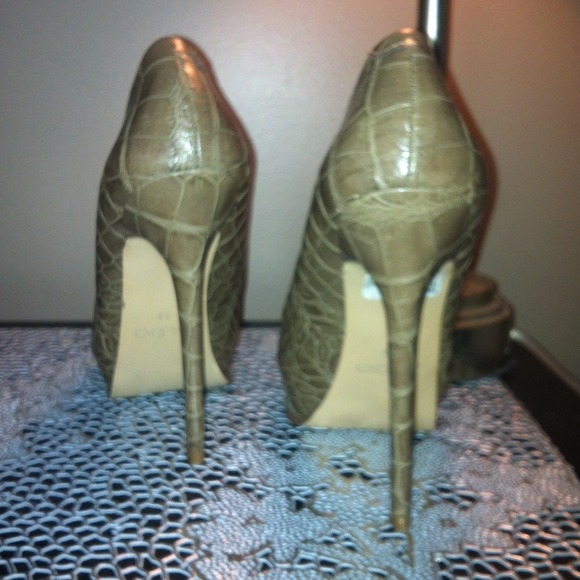 Sexxxy Aldo crocodile print heels - never worn! - Picture 2 of 2
